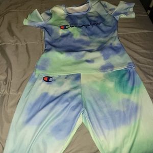 Ladies 2 piece champion short set size XL blue and green and white